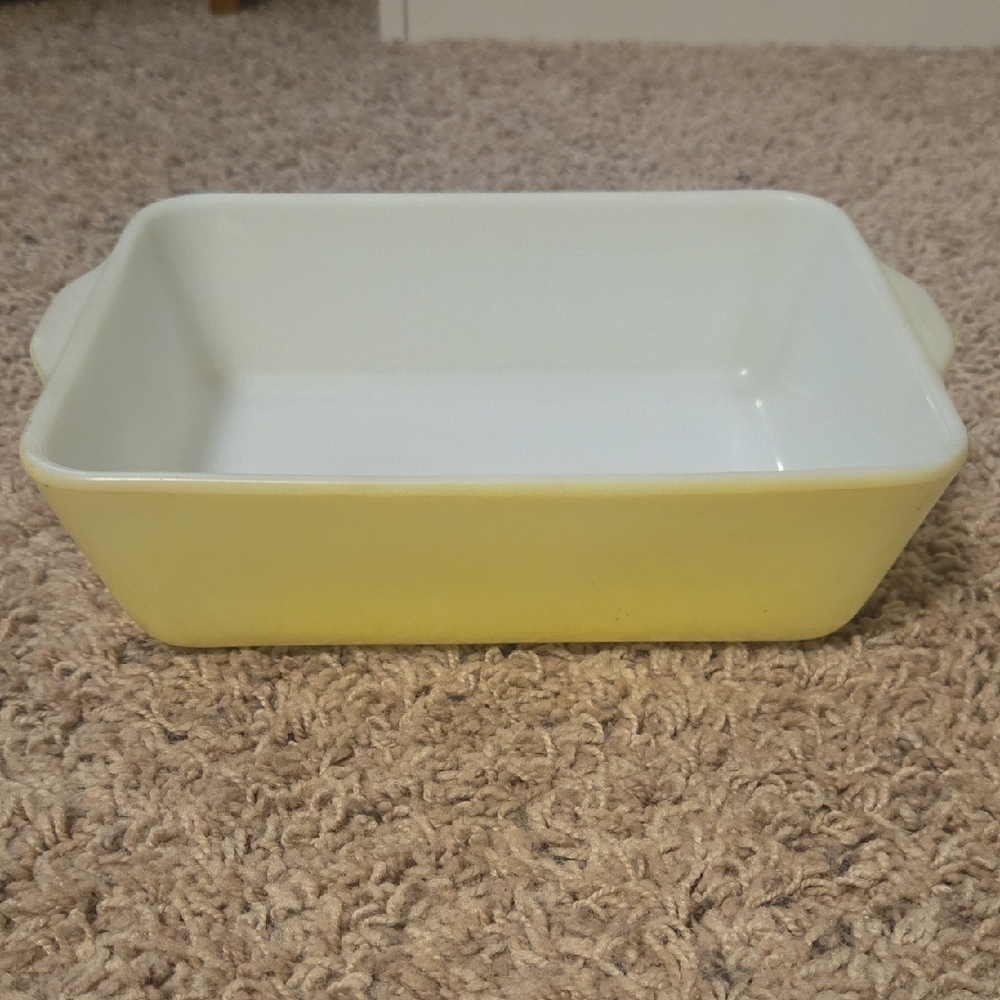 Pyrex Refrigerator Dish